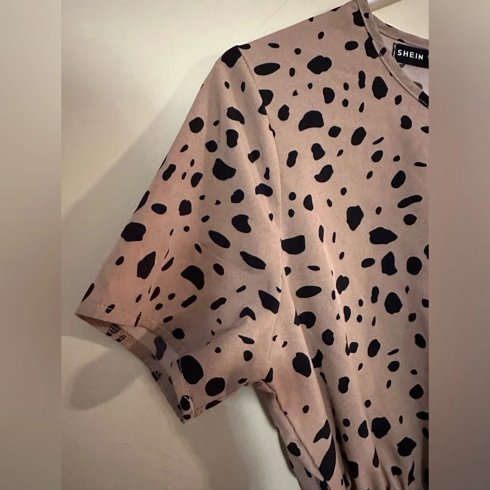 SHEIN size MEDIUM (6), dark tan with black spots, short sleeved, faux wrap dress